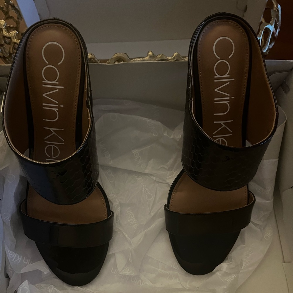 Calvin Klein patent leather strapless sandals
